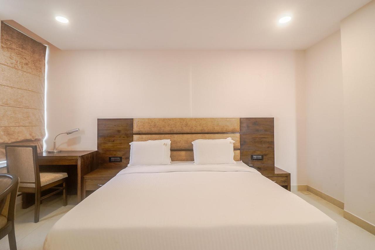 Fabhotel Mid Town Grand Panchkula Eksteriør billede