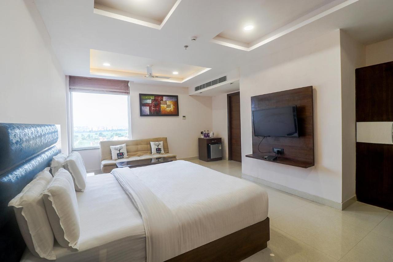 Fabhotel Mid Town Grand Panchkula Eksteriør billede