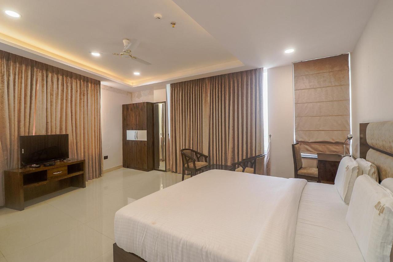 Fabhotel Mid Town Grand Panchkula Eksteriør billede