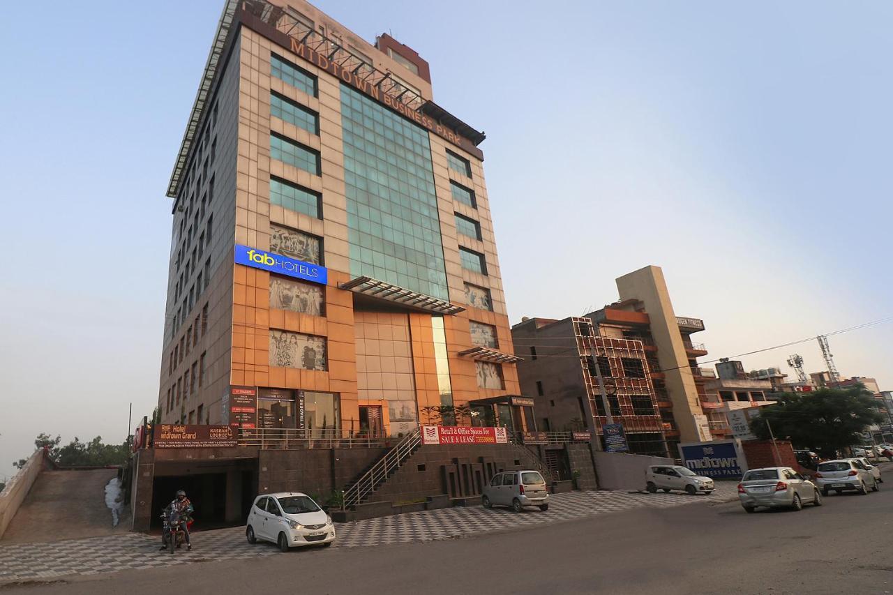 Fabhotel Mid Town Grand Panchkula Eksteriør billede