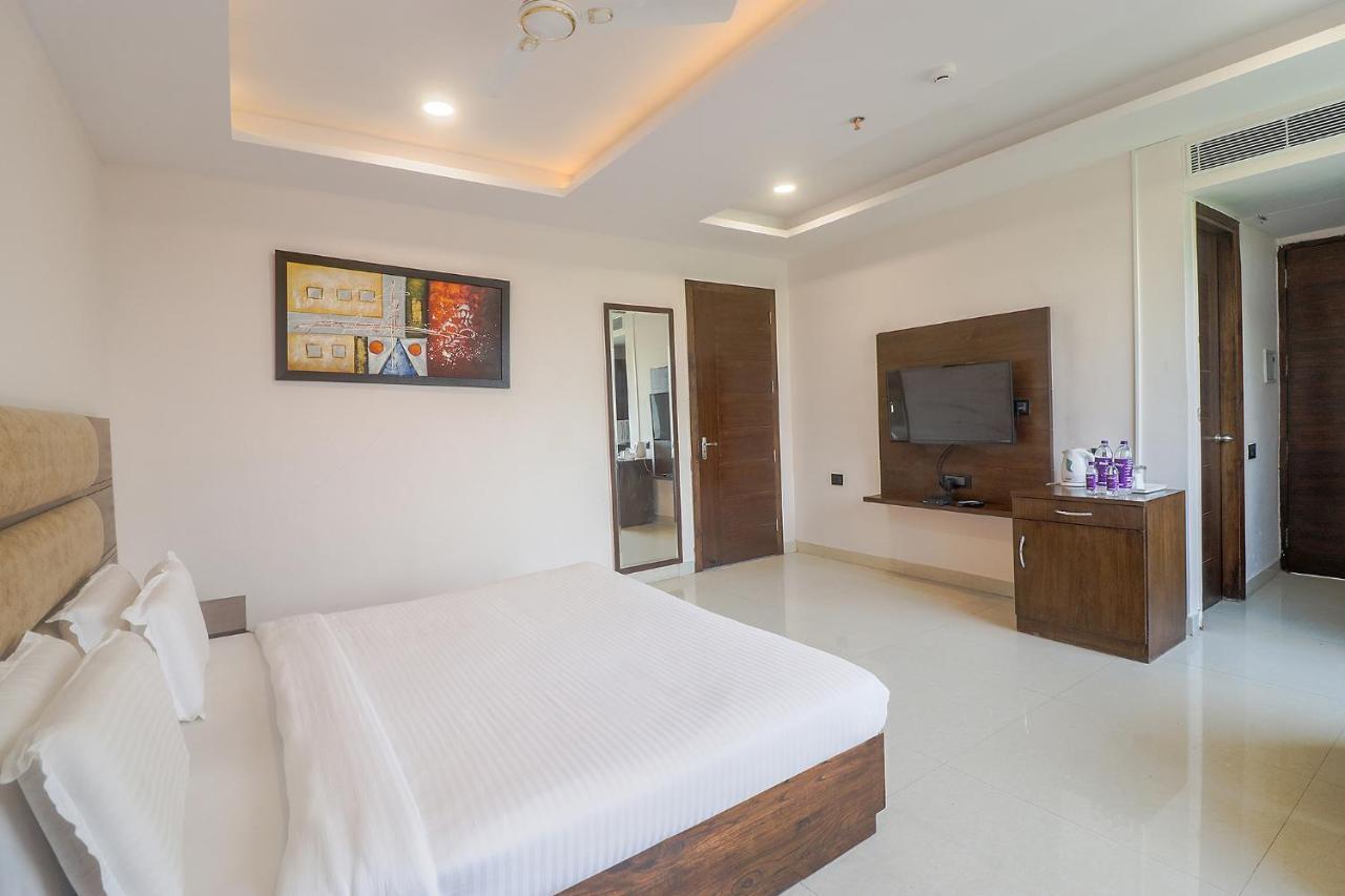 Fabhotel Mid Town Grand Panchkula Eksteriør billede