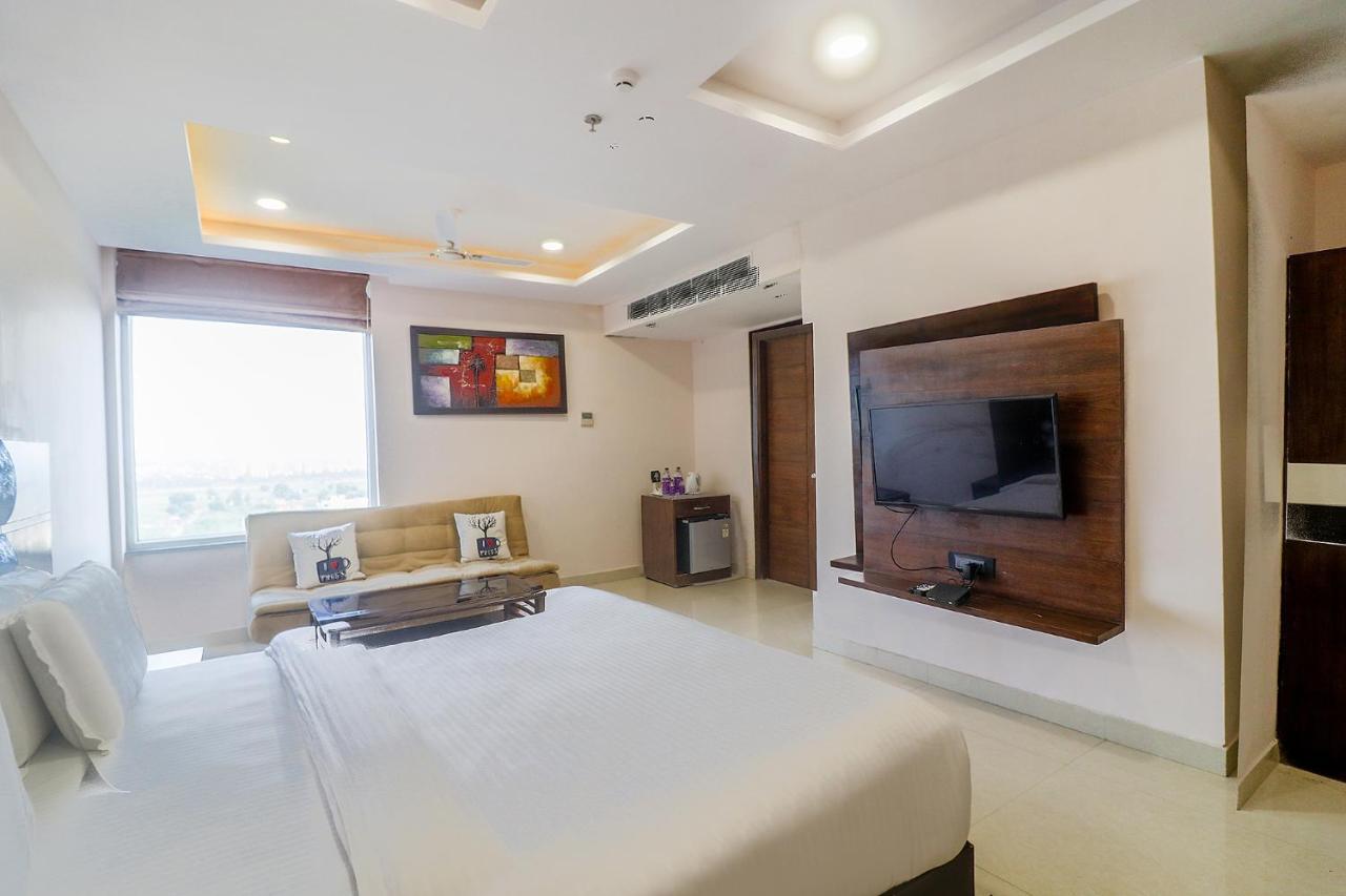 Fabhotel Mid Town Grand Panchkula Eksteriør billede