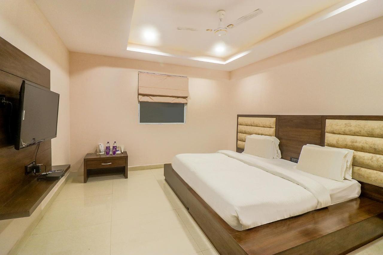 Fabhotel Mid Town Grand Panchkula Eksteriør billede